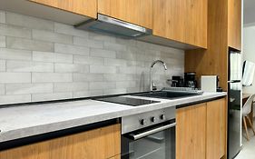Whitekaravan Suite
